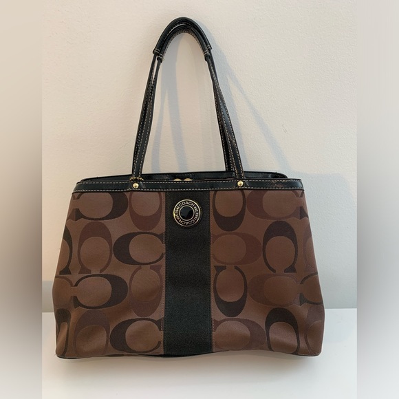 Coach Shoulder Bag Brownish Blush Lining Gold Middle Clasp Numerous Pockets - Picture 3 of 11